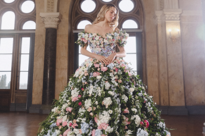 Vladiyan Royal зібрав унікальну сукню, виготовлену із 435 квітів.