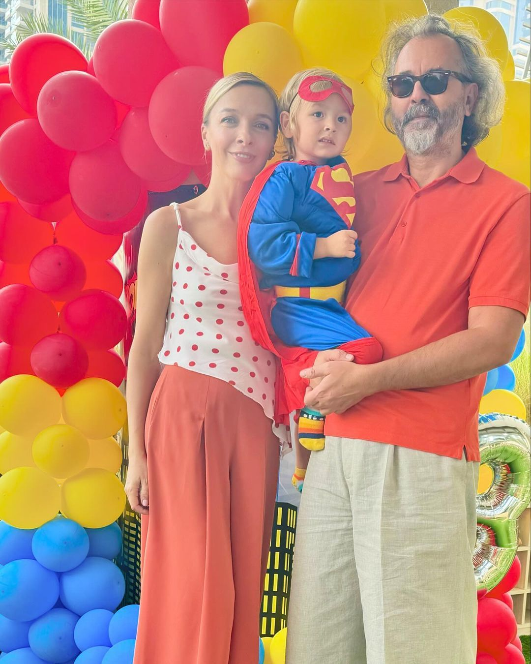 Василиса Фролова отметила день рождения своего сына в стиле супергероя.