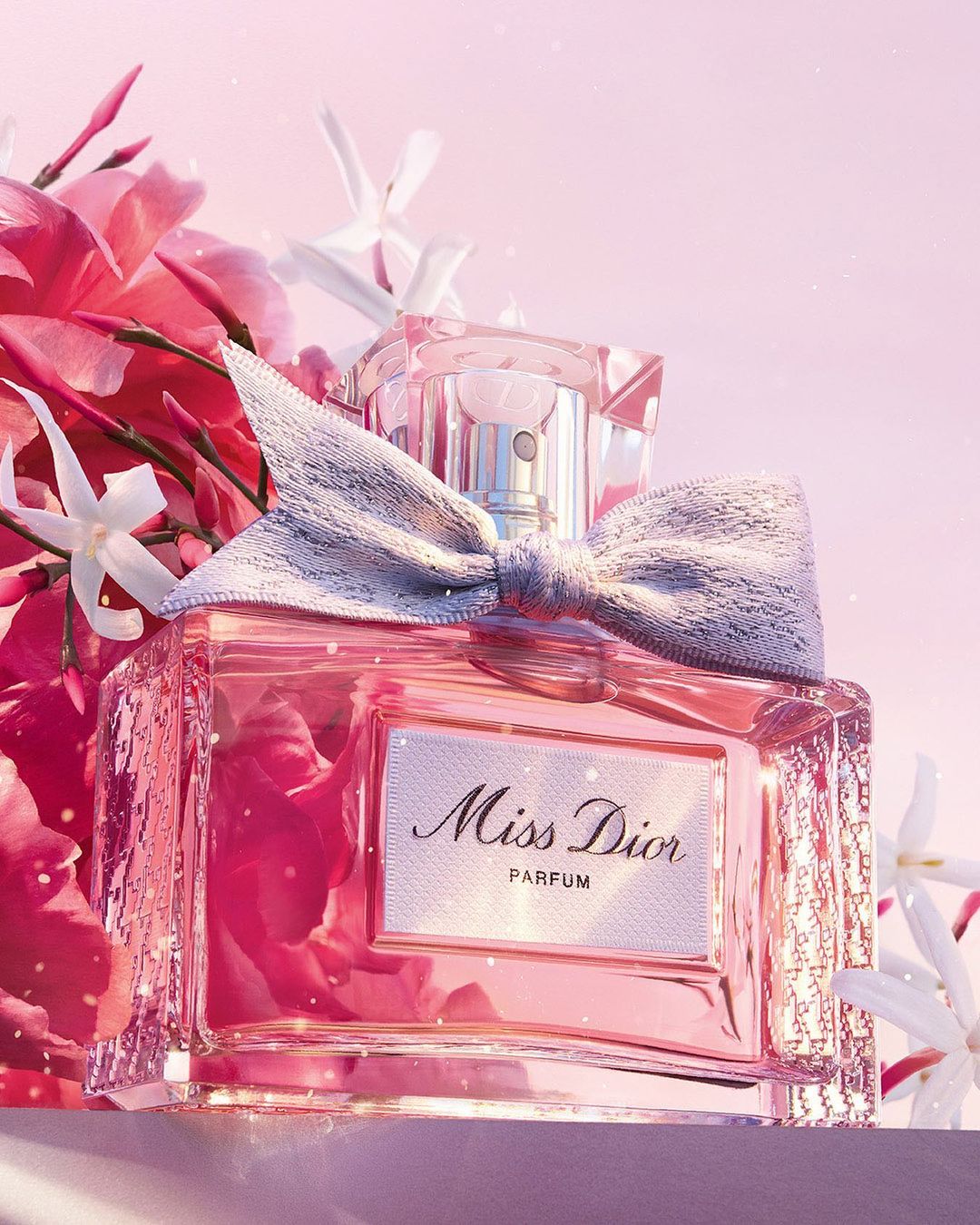 Аромат Miss Dior відкриває весняний сезон