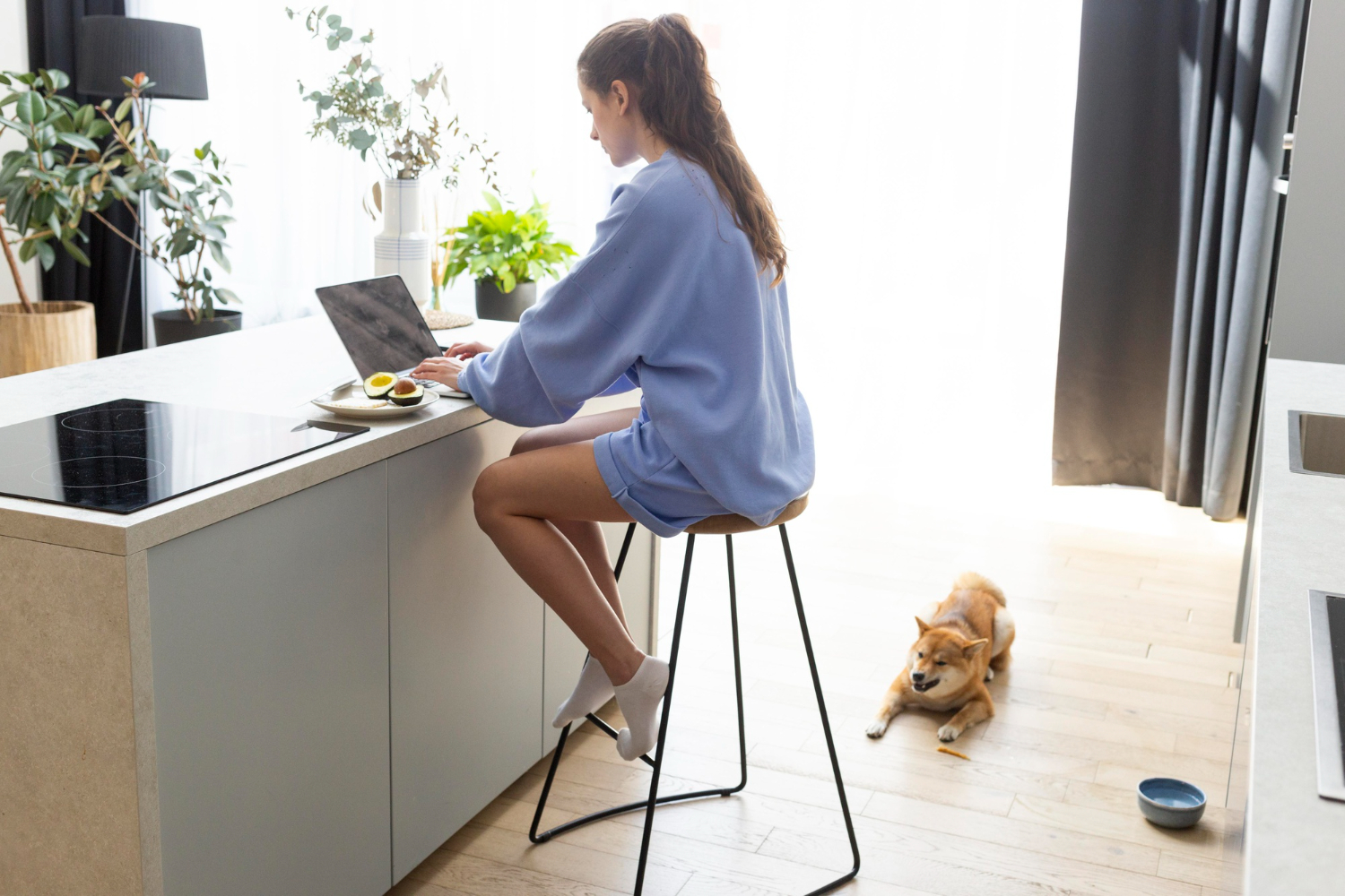 Как рабочие зоны дома улучшат концентрацию внимания: мнение нейробиолога

