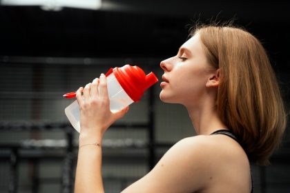 Скільки води пити для схуднення: названо точну кількість для ваших цілей