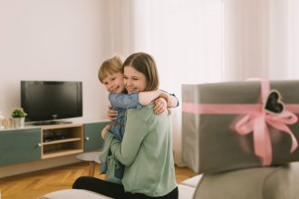 Як виховати в дитини почуття вдячності: 7 дієвих лайфхаків