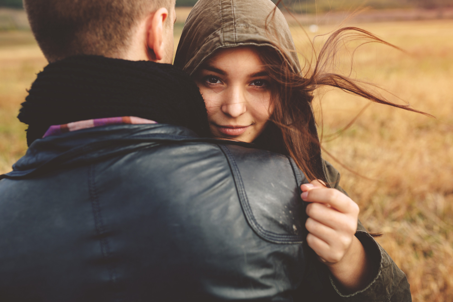 Бомбардировка любовью: 8 признака, что партнер делает это с вами

