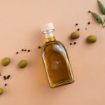 Як використовувати оливкову олію для волосся: 4 шикарних лайфхаки