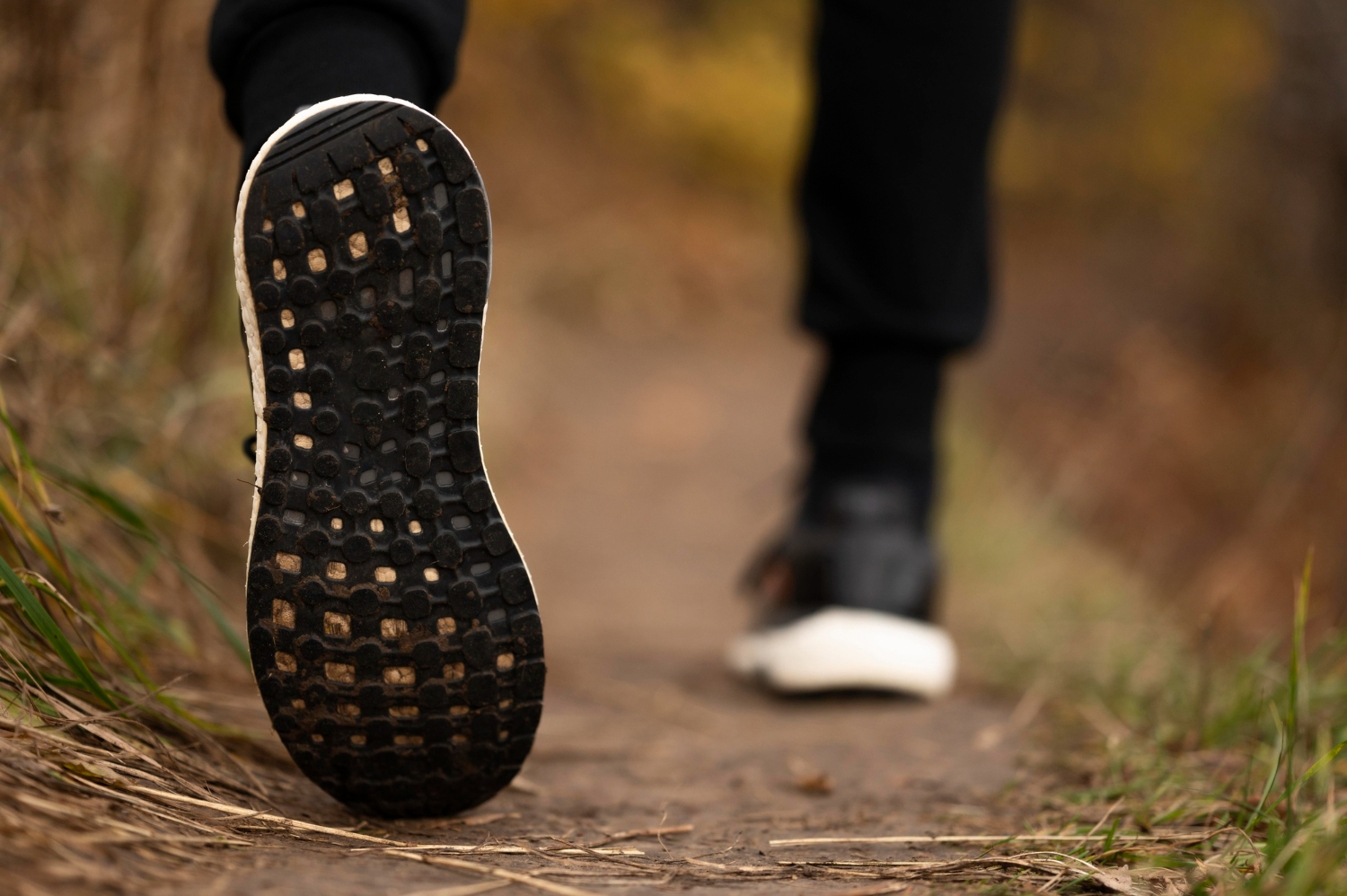 Подходят ли беговые кроссовки для ходьбы? Честное мнение экспертов
