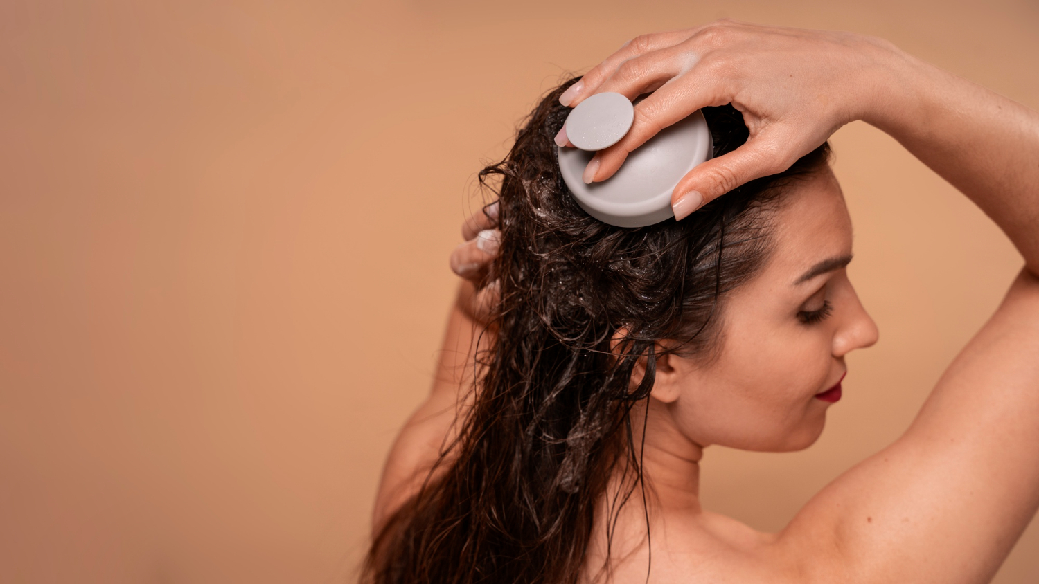 Гліколева кислота: що таке і чому вашому волоссю без неї не обійтися
