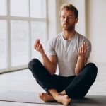 Як йога впливає на чоловіків: переваги, про які ви не підозрювали