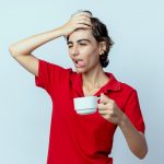 Чому болить голова при відмові від кави і 4 способи послабити симптом