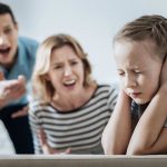 Сімейні проблеми, які не слід обговорювати в присутності дітей