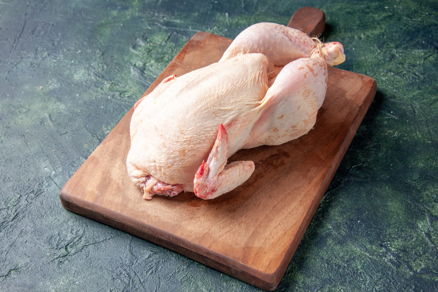 Как долго можно хранить курицу в той или иной форме в морозильной камере
