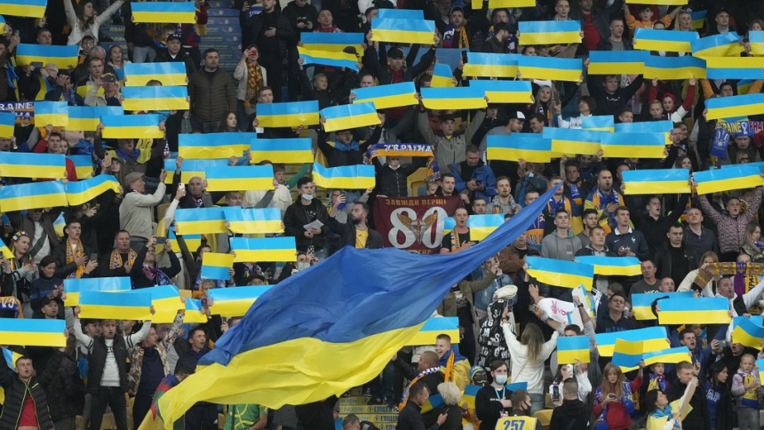 На матч Румунія – Україна прибуло близько 60 тисяч глядачів, серед яких 11 700 фанатів збірної України.