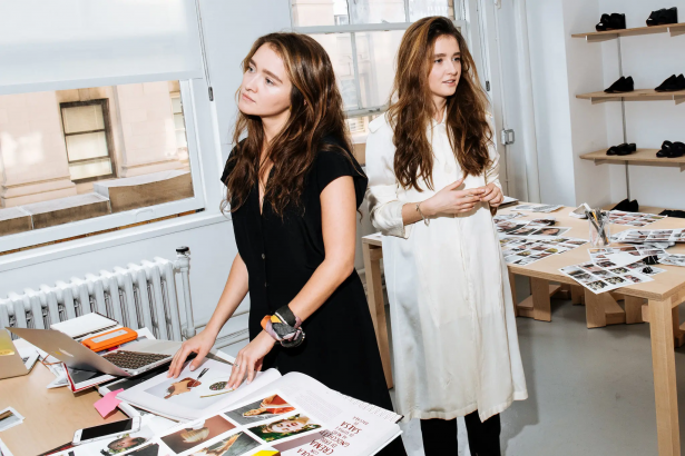 Українки Таня і Женя Постернак зняли рекламу для Hermès: в об’єктиві – нова колекція аксесуарів