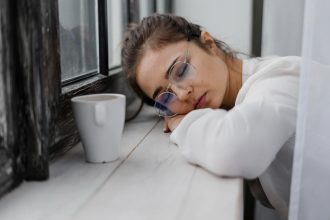 Учені з'ясували, які ще органи страждають від кави за нестачі сну