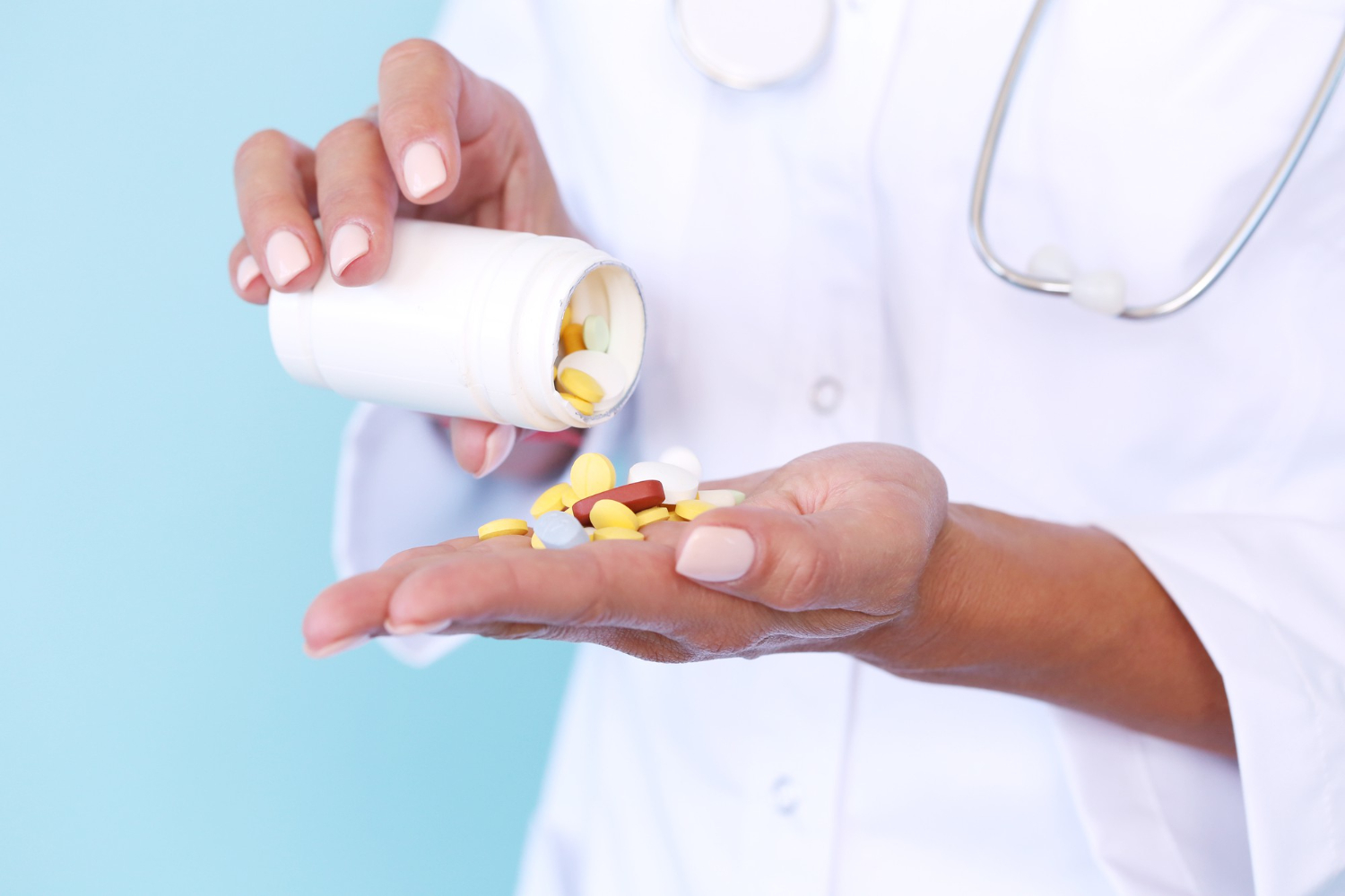 Ніколи не купуйте вітаміни з цими 3 інгредієнтами: застереження лікаря