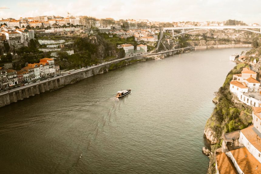 Це португальське місто визнано найкращим місцем для відпочинку на березі моря