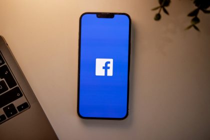 Фейсбук чи Facebook: як пишеться українською, згідно з новим правописом