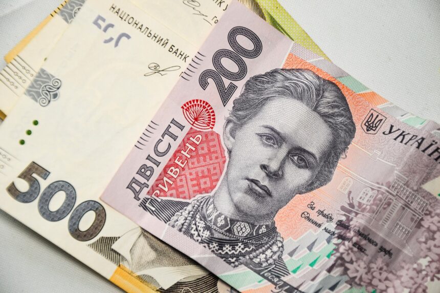 Пенсії в Україні: хто отримає надбавки у вересні 2025 та кому треба пройти ідентифікацію