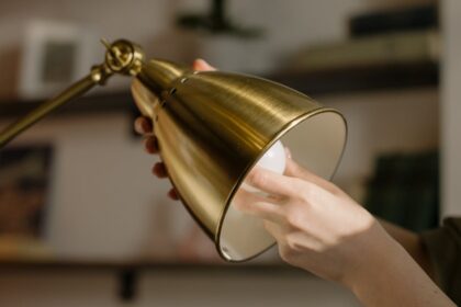 Графік відключень світла Дніпро 5 листопада: де не буде електроенергії сьогодні