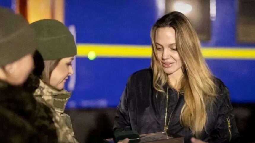Анджеліна Джолі, Джолі в Україні, підтримка України Джолі