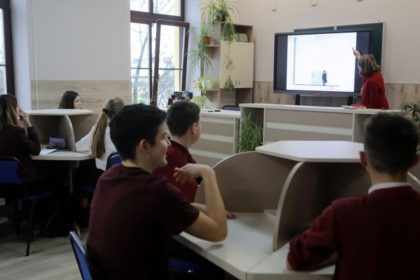 12 річна освіта школи, нова програма навчання, список шкіл Львова 12 років навчання, реформа старшої школи Україна, профільні ліцеї Львів