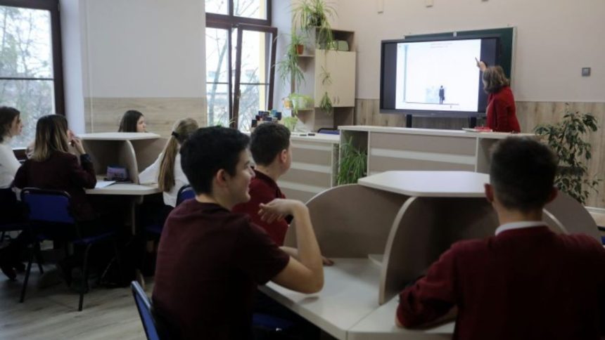 12 річна освіта школи, нова програма навчання, список шкіл Львова 12 років навчання, реформа старшої школи Україна, профільні ліцеї Львів