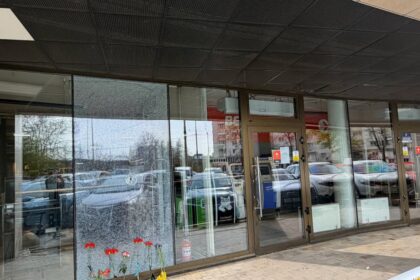 Як зараз виглядає супермаркет у Києві після теракту: фото з місця трагедії