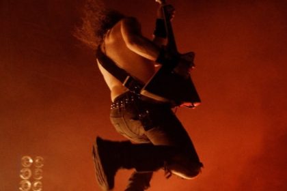 AIRBOURNE представили кліп Alive After Death
