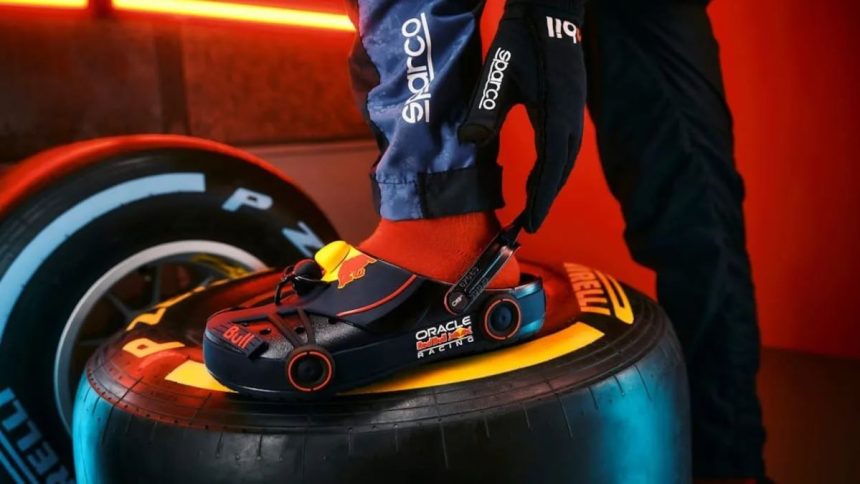 Crocs Red Bull колаборація, гоночні капці Crocs, Crocs F1 стиль, Red Bull Crocs взуття, Crocs Classic Runner, Crocband Clog Red Bull