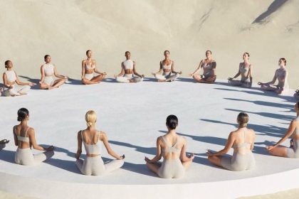 NikeSKIMS, Studio Stretch, Nike Dri-FIT, одяг для йоги, одяг для пілатесу, спортивний одяг Nike, SKIMS