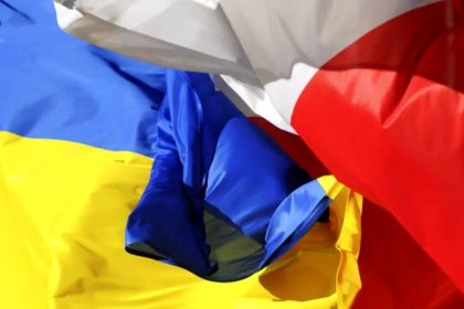 Польща, українці в Польщі, тимчасовий захист, статус UKR, біженці, продовження захисту, легальне перебування, українці за кордоном