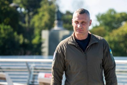 Віталій Кличко показав 76-річну маму: як вона виглядає та де живе під час війни (ФОТО)