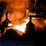 Пожежа в Лаврі після нічного удару